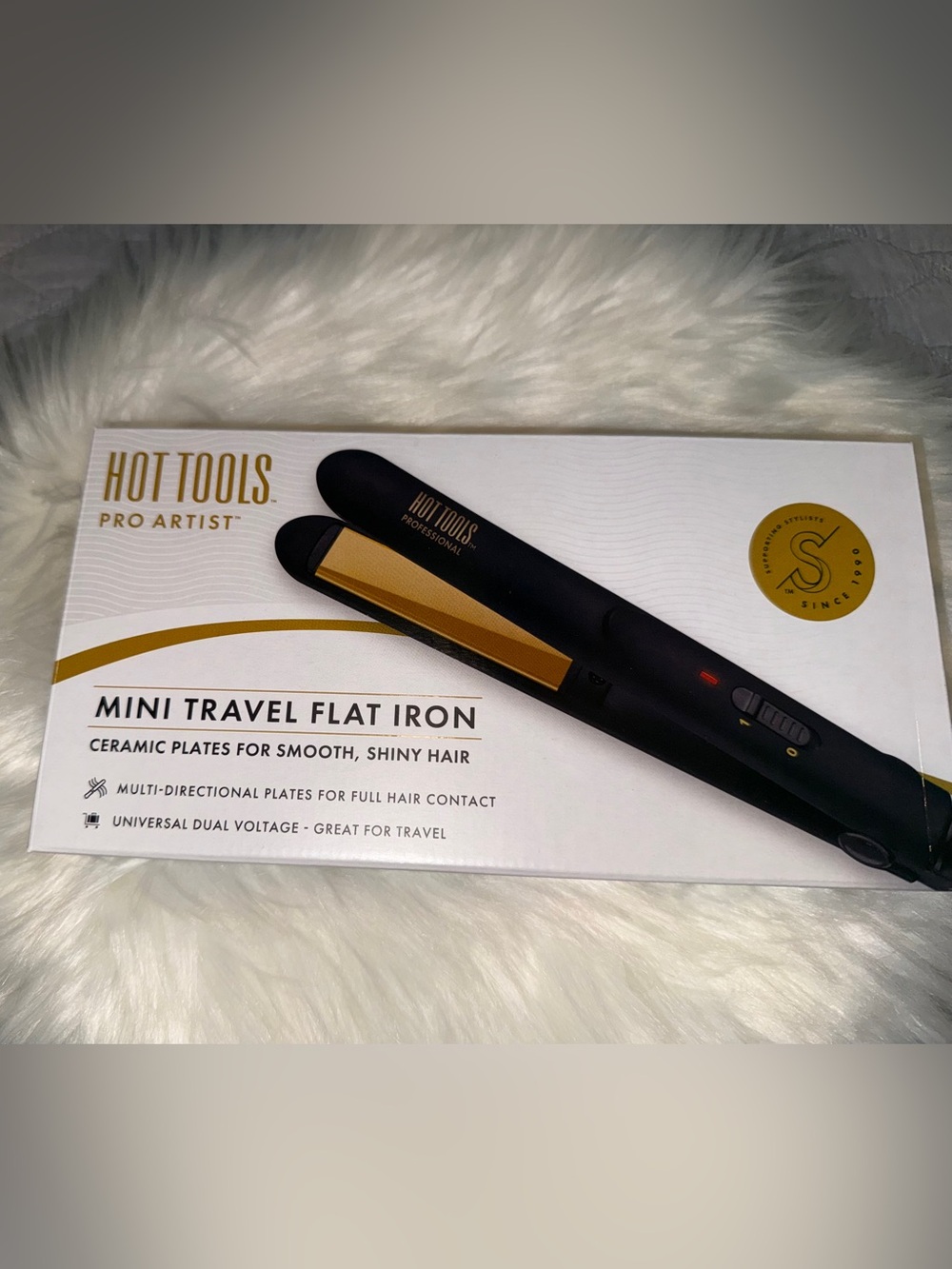 Brand new, never used in box Hot Tools mini travel flat iron